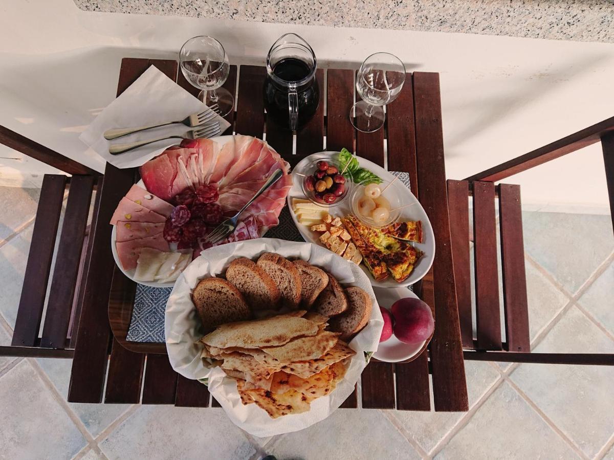 מונטי Agriturismo Desole מראה חיצוני תמונה